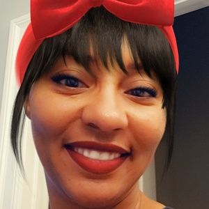 Meet your Posher, Rhena